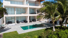 Beachfront Apartment Coral Vista